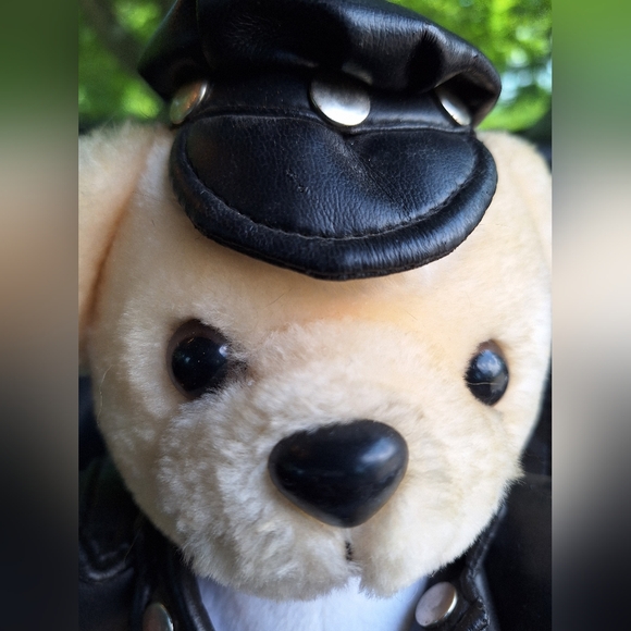 Soft Things Teddy Bear with leather hat and jacket - Picture 2 of 5